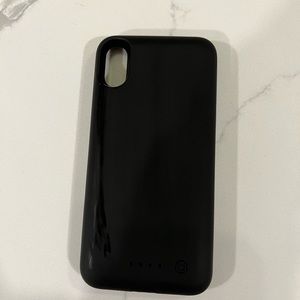 iPhone Xs charging case